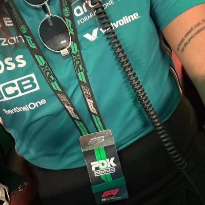 elh55_'s profile picture. She 💕// @lexiecamposv 's wifey ✨🤍 // Fangirl // We don't pray for love, we just pray por cars 🏎️ ¹⁶ ¹⁸ ⁵⁵ ⁶³ ⁸⁷ @bearconmx @leclercmexico @carlossainzmx