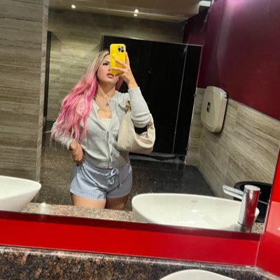 knowlessbieber's profile picture. 