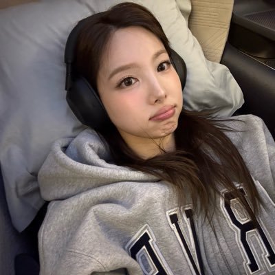 NMLSNY's profile picture. • gone girl •