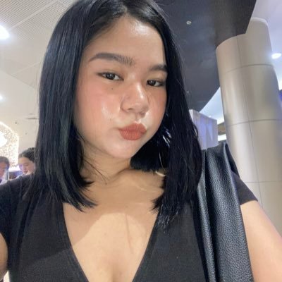 _elara0's profile picture. 