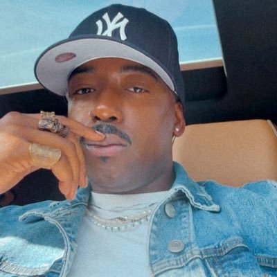 _TeamTerry's profile picture. I’m just here to laugh with yall & that’s all *Eboni voice* 🤭😭