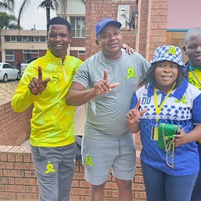 maetsebane's profile picture. I'm no politician, just the opposite. But i take exception when politicians openly start taking the people for a ride. Then it makes me see red.