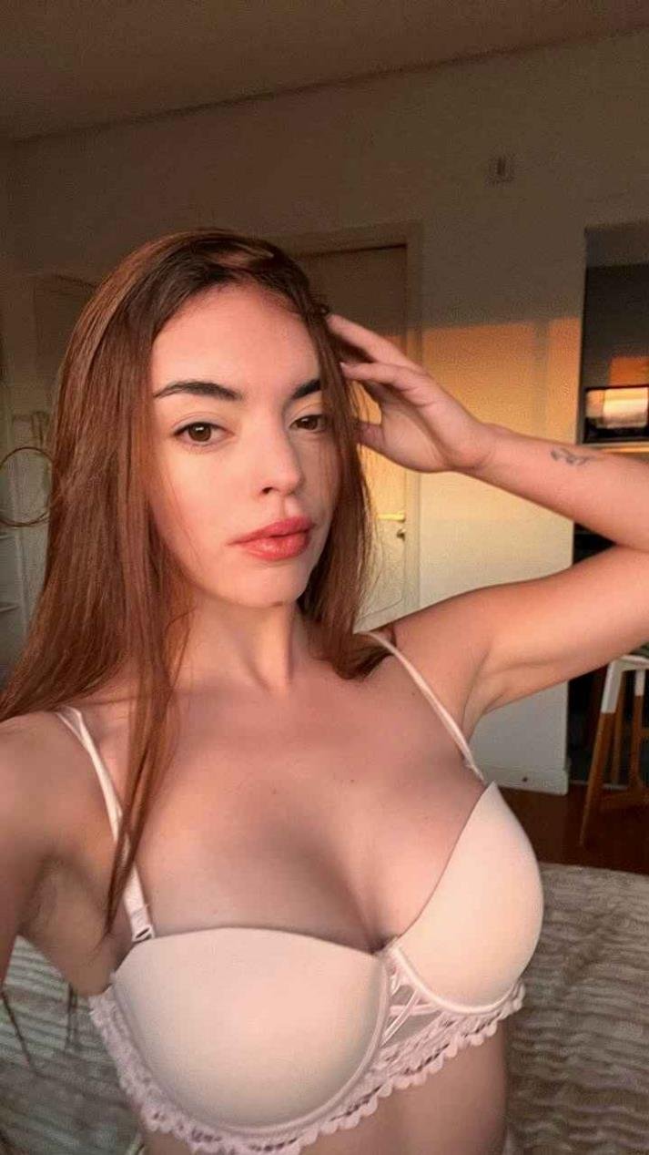 lalvarador13's profile picture. strong coffee, stronger mindset ☕