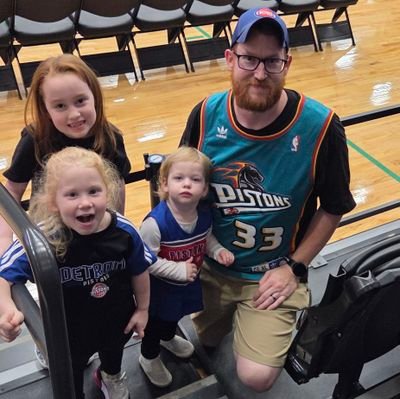 DTelling1010's profile picture. Licensed Professional | MI Native
Northwood University(MI) Alumni 13 | Husband & Father of 3 | Tweets are my own!  O|||||||O -10/21/17-