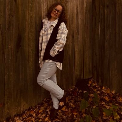 moon_nuggie's profile picture. Mother of 2 cats @MiloandSherwin | ♓ Pisces | a very anti-social girl | streamer on Trovo | Hate loud noises | Team member | 📍Great ol Lakes of MI |