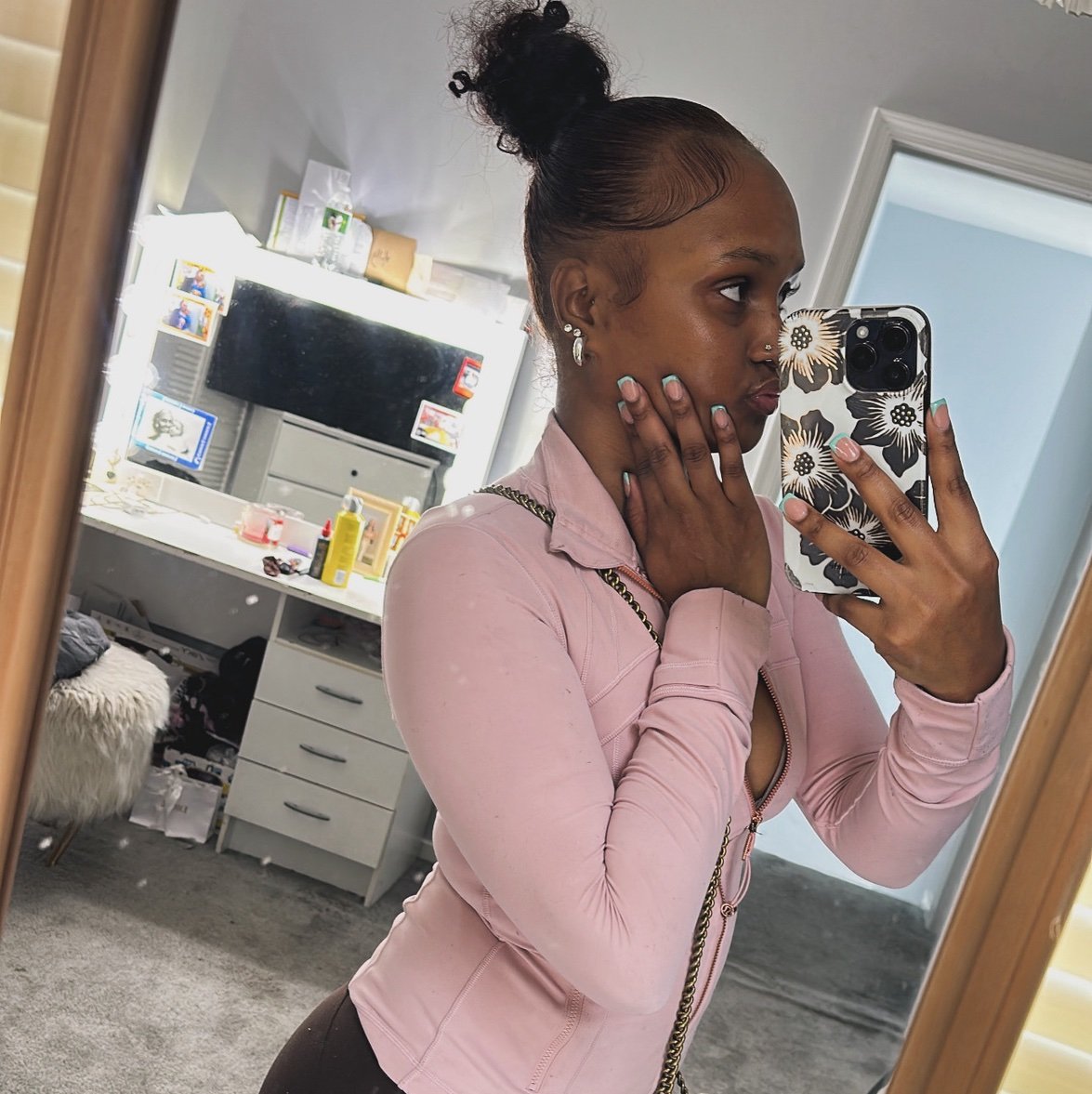 alaneah__'s profile picture. 