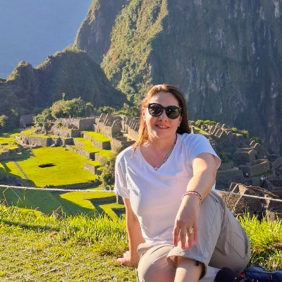 Elisabe40349290's profile picture. Sanluiseña con bata blanca y opiniones sin filtro.