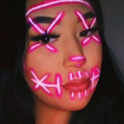 shes2pretty19's profile picture. 