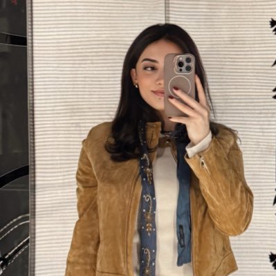 elifozzdmr's profile picture. 🌞ui/ux designer