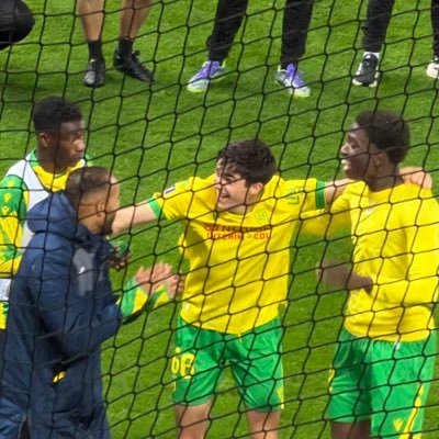 Vaker_FR's profile picture. Français 🇫🇷, 25 ans. Passionné de foot (FC Nantes (L1) & Impact de Montréal (MLS)). Curieux de la culture québécoise depuis mon plus jeune âge