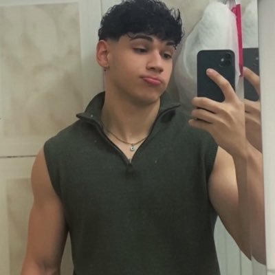 Novin17169's profile picture. 