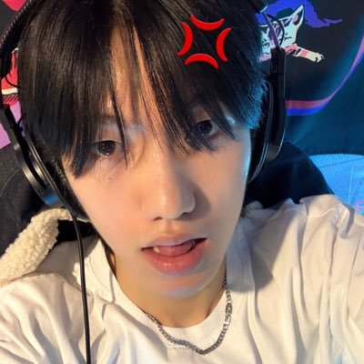 sya_mpoo's profile picture. °.♡┈∘*┈୨ #트렌드지 ୧┈*∘┈♡.° yitae and yunu girly:p ✩*.ﾟ