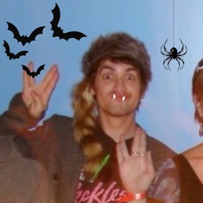 panicatthejam's profile picture. Im scared 🩷 | p!atd, pmore, sws, tøp, fob, mcr + more bands | ‽ ♥︎ |-/ ☀️🌙 .ᐟ | i need somewhere to yap abt bands | queen of throamtwt 👑|