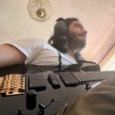 alealiagam's profile picture. Software Engineer | Music/Nerd-Stuff Lover