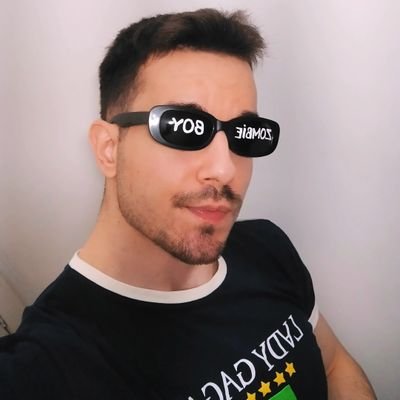 szrhyan's profile picture. 