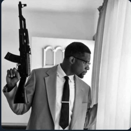 OsbertKawesa's profile picture. Certified Sociologist🤝