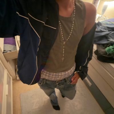 curroarriagaa's profile picture. transformo la pena en ego y me queda tan bien