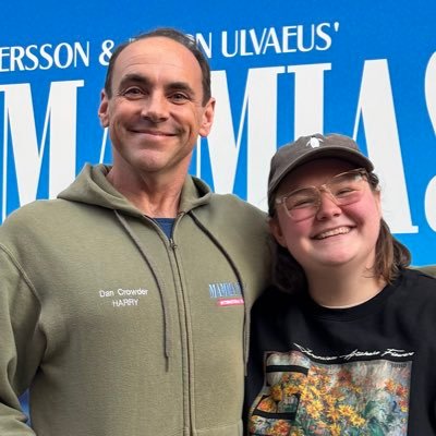 wishversegiles's profile picture. #NICK: I’m going if Diane is going 💛💙 she/her • 26