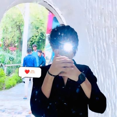 xhusnain_999's profile picture. 