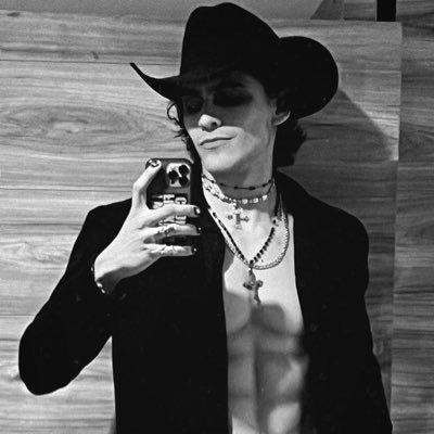 LionelBercovich's profile picture. The world could always use more heroes, y’know?