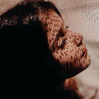 h_19i's profile picture. حورَاء في أسكُف عينيها وطَفْ.