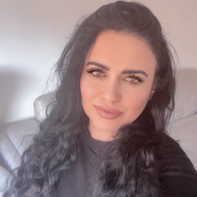 Safiyeotr21's profile picture. kalbim bu asrın dengi değil.