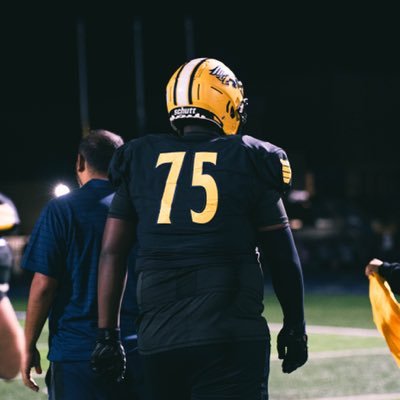 SaintEriq's profile picture. 6’4, 290 | CO’ 2026 | Greater Lowell Technical High School | 3.1 GPA | OL/DL | 📞978-654-8619 | 🇳🇬