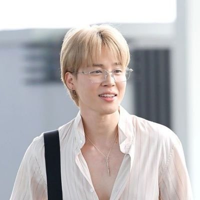 jinbeather's profile picture. ⟭⟬💜