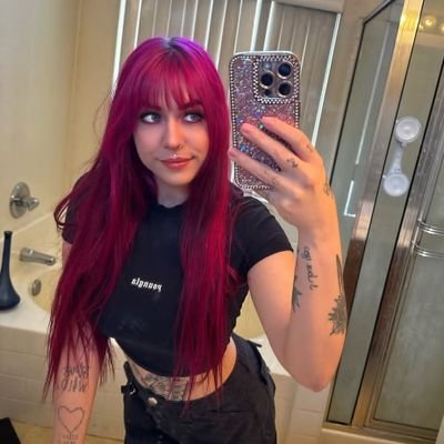 trashleyy1151's profile picture. Yoo😝24 facetime sluts, virtual bf experience🔞,DTF,DM is open .👇not responding on the verified page,Dm  my  telegram  here 👉https://t.co/oBFXpsebUq