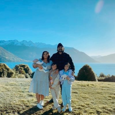 jasmynr95's profile picture. question everything