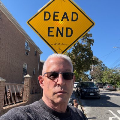 comicaldavid's profile picture. - not a real loiya