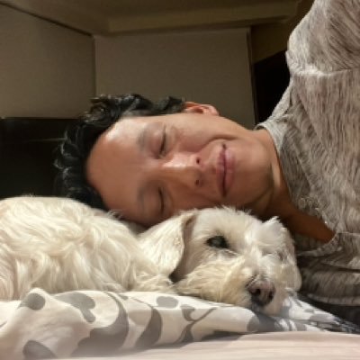 darthmiguel593's profile picture. Ciudadano del mundo, me encanta la cerveza, cantar, bailar y viajar. Papá de la Joaquina Ramona 🤍🌈🐶 y del Silvio 🐶❤️Computer Science 🤓👨🏿‍💻 🇪🇨🇩🇪