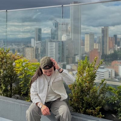 Valevargas_t09's profile picture. El equilibrio entre la calma y el caos. 🥷🏻