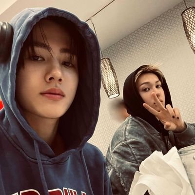 bincheoljoon's profile picture. fan acc | she/they | 🍉🇸🇩🇨🇩🇱🇧♡ | no.1 ZEONEDOOR ☝️