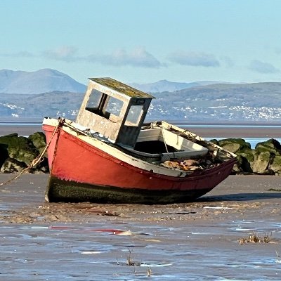 KarenNolan_TA's profile picture. That Karen Nolan from Wigan. Community, art, wellbeing, social justice and other stuff and nonsense. Pensamientos y opiniones míos.  Hechos reales y irreales.