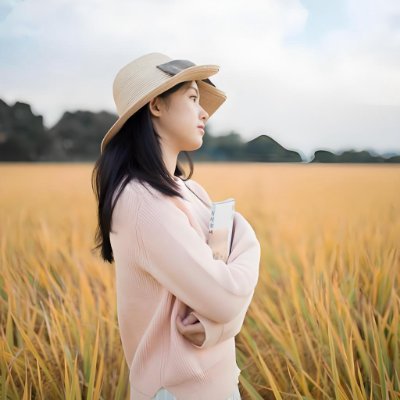 sgnricfklsjf's profile picture. My strength is quiet,
my gentleness is unyielding.
That is the deepest gift of time. 🌾☀️