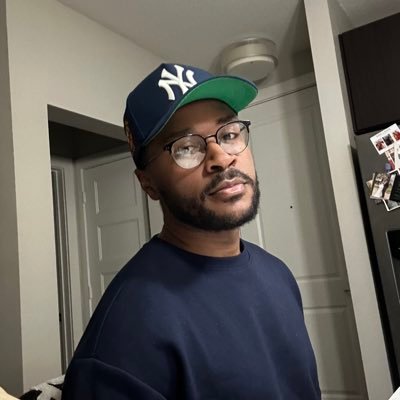 runituploe's profile picture. 