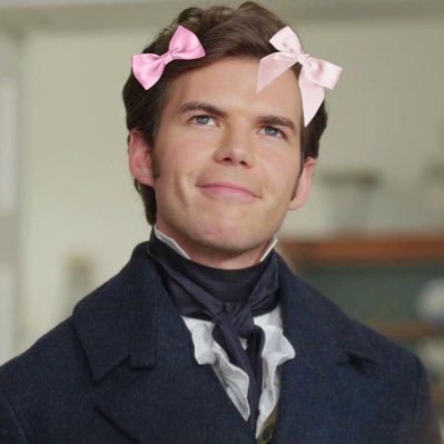 polinsbooks's profile picture. she/her | 30s | stuck thinking about cb’s remarkably blue eyes | polin&franchaela💙 | book dragon | 18+