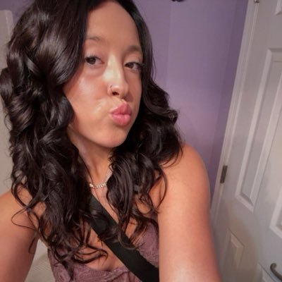 ebug06's profile picture. 🍵🫶🧍🏽‍♀️👻🕺🏽🇬🇷