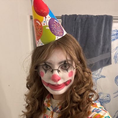 Bowlzing_Shoes's profile picture. amateur party clown, galil user, anemic lesbian