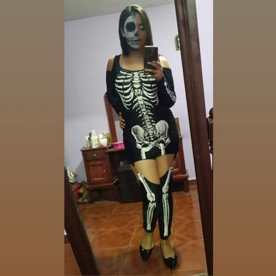te_chaii's profile picture. Que en la tierra somos unos rebeldes a la hora de amar ✨💞