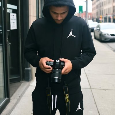 wassy416's profile picture. 🤍#RealMadridFan 🇨🇦🇲🇦🫶🏽 #MontrealLife⚽️ #WeTheNorth Alhamdulillah ☝🏽🤍🇨🇦réflexions foot/photographie/@investigation93 /IG:Vision2MTL