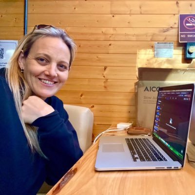 J0annawilliam's profile picture. 