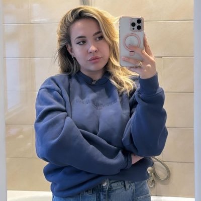 Shopie54545's profile picture. 