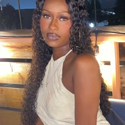 kenidakine's profile picture. this is a fake page