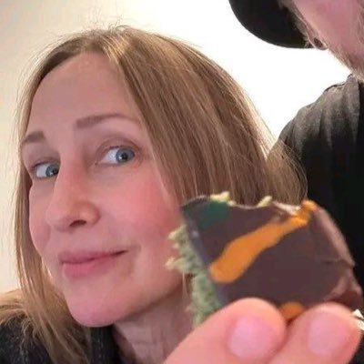 farmigafilm's profile picture. obsessed w vera farmiga