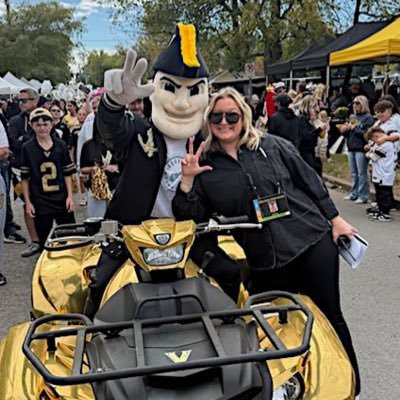 thezoegasell's profile picture. UNCW ‘20 | @UW_IAL ‘22 | @VUCommodores ⚓️⬇️