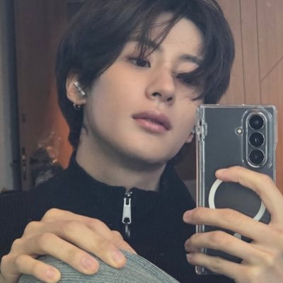 fyixanton's profile picture. 