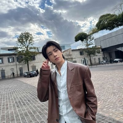 hestiwulan2812's profile picture. 