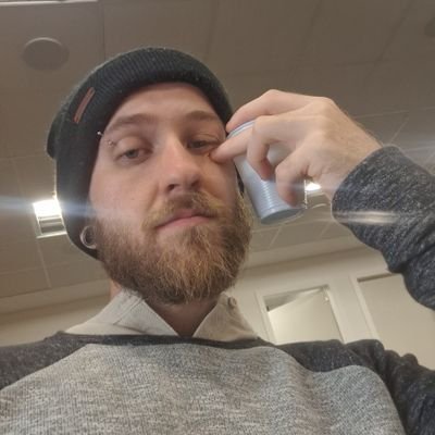 _lisbeni's profile picture. biólogo de baleia 🐳
doctor who e outras nerdisses